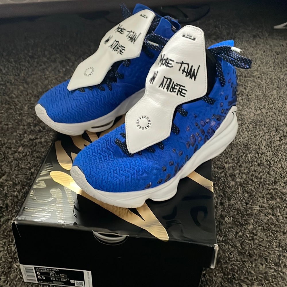 Lebron racer blue